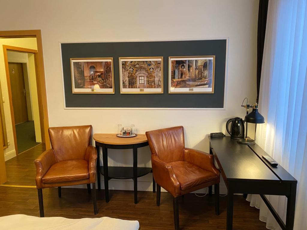 Hotel Niedersachsen 쿼켄브루크 외부 사진