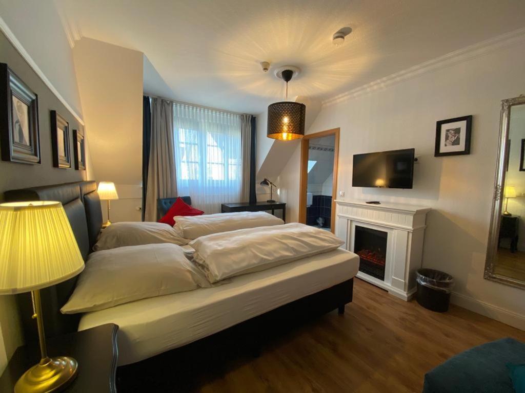 Hotel Niedersachsen 쿼켄브루크 외부 사진