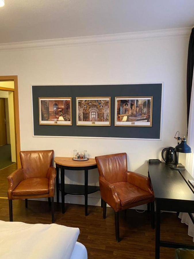 Hotel Niedersachsen 쿼켄브루크 외부 사진