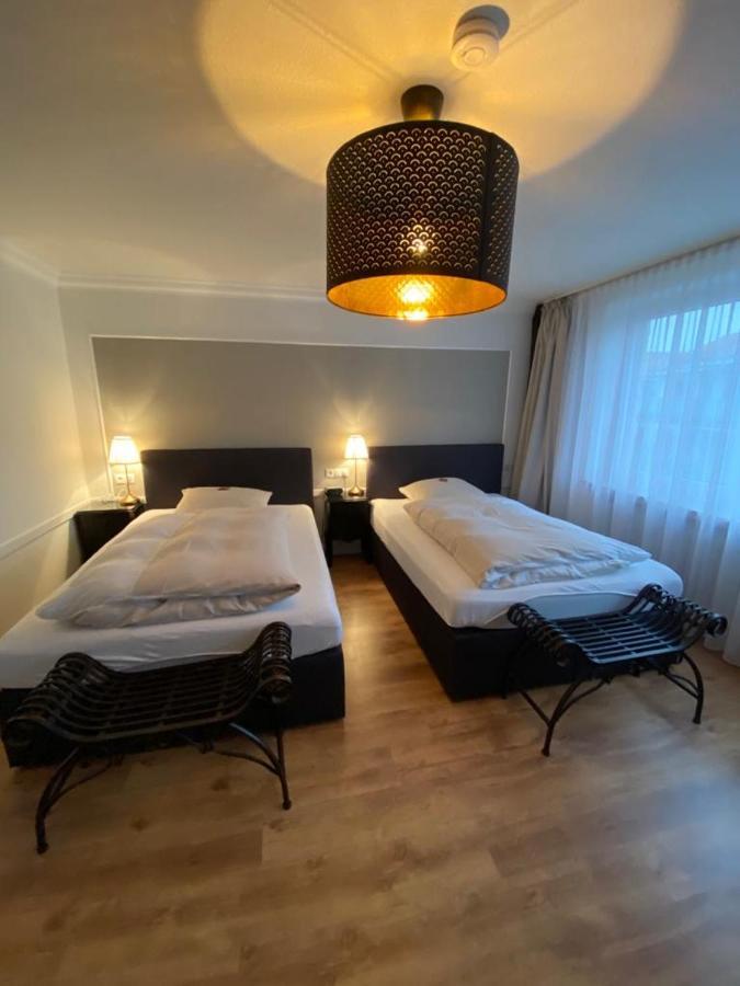 Hotel Niedersachsen 쿼켄브루크 외부 사진