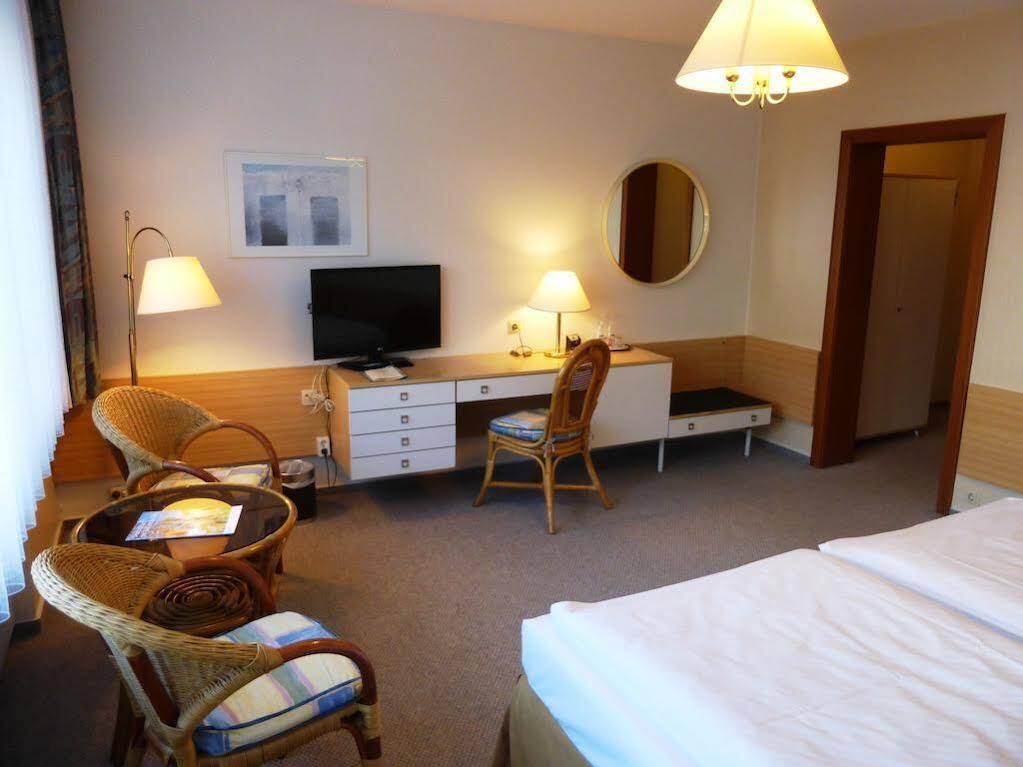 Hotel Niedersachsen 쿼켄브루크 외부 사진